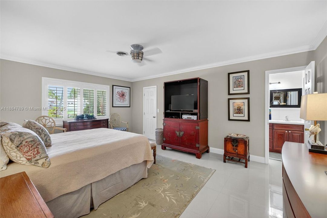 Recently Sold: $929,000 (3 beds, 2 baths, 1854 Square Feet)