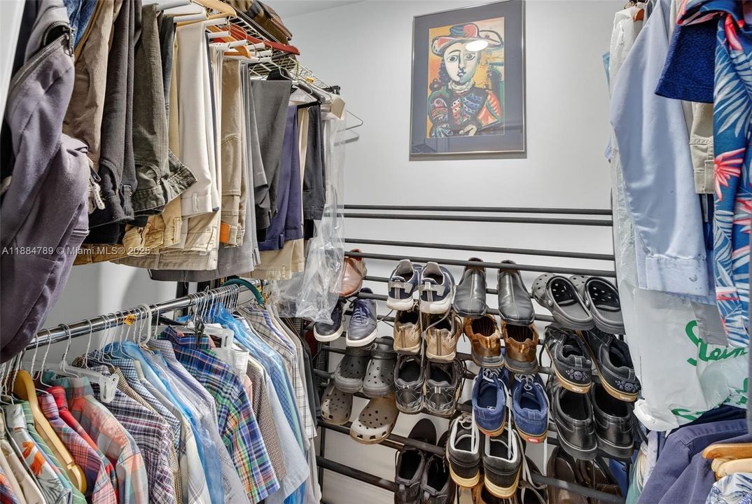 Recently Sold: $929,000 (3 beds, 2 baths, 1854 Square Feet)