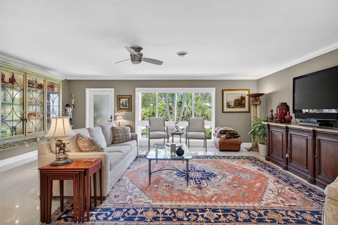 Recently Sold: $929,000 (3 beds, 2 baths, 1854 Square Feet)