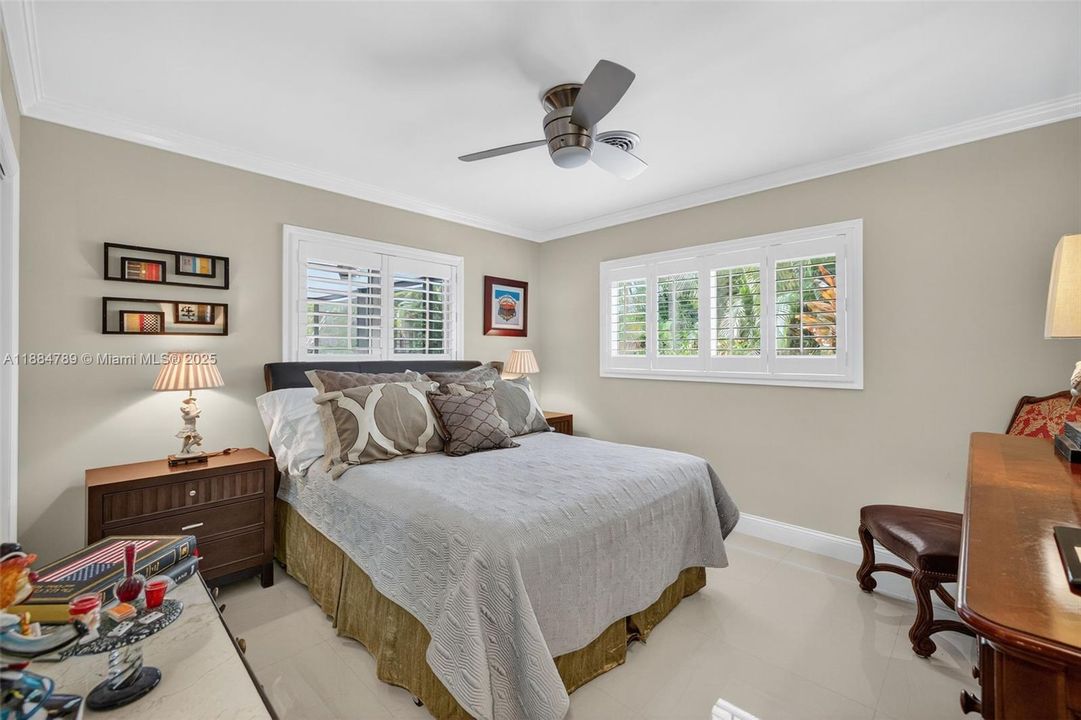 Recently Sold: $929,000 (3 beds, 2 baths, 1854 Square Feet)