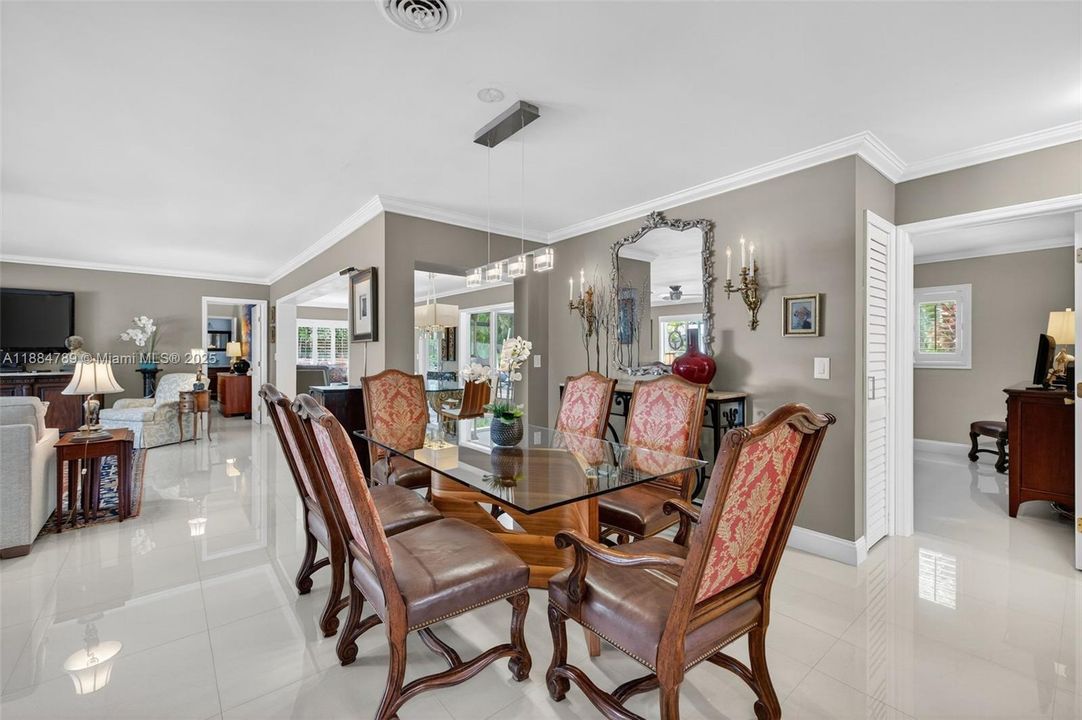 Recently Sold: $929,000 (3 beds, 2 baths, 1854 Square Feet)