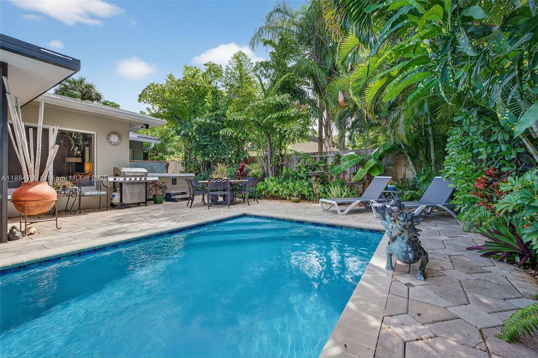 Recently Sold: $929,000 (3 beds, 2 baths, 1854 Square Feet)