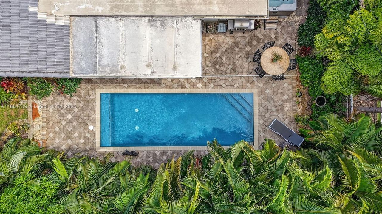 Recently Sold: $929,000 (3 beds, 2 baths, 1854 Square Feet)