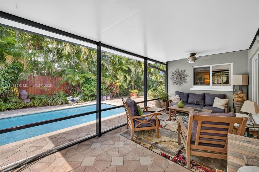 Recently Sold: $929,000 (3 beds, 2 baths, 1854 Square Feet)