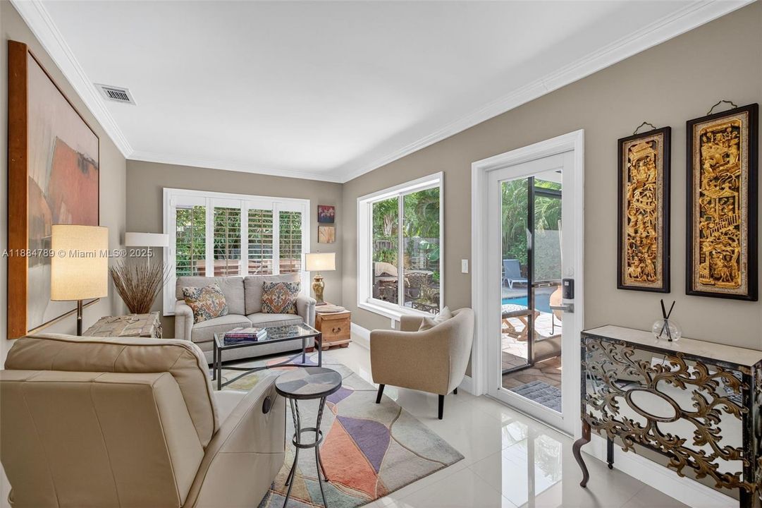 Recently Sold: $929,000 (3 beds, 2 baths, 1854 Square Feet)