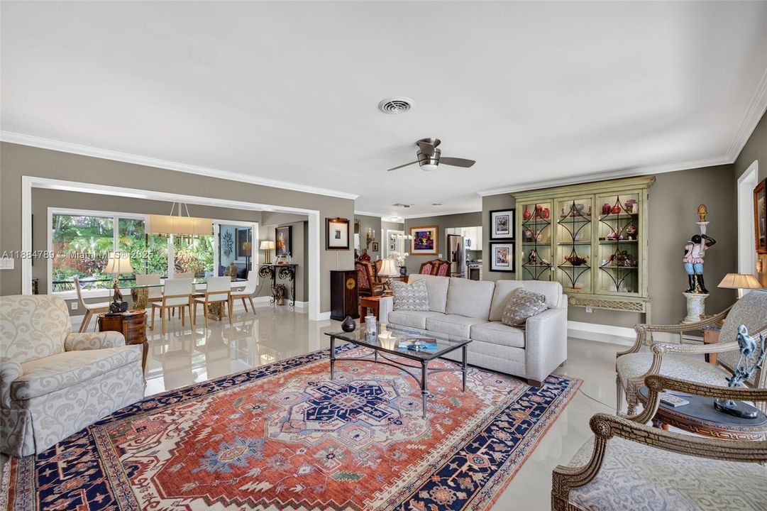 Recently Sold: $929,000 (3 beds, 2 baths, 1854 Square Feet)