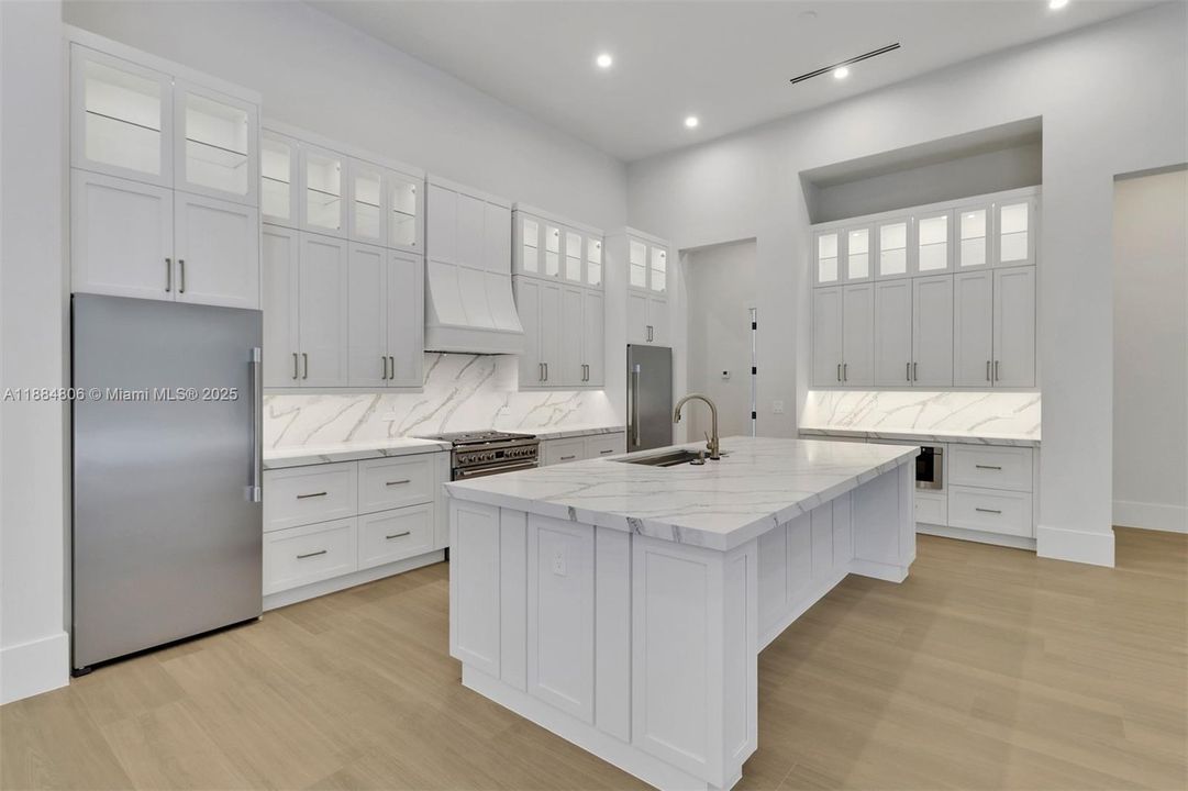 For Sale: $3,850,000 (6 beds, 5 baths, 5020 Square Feet)