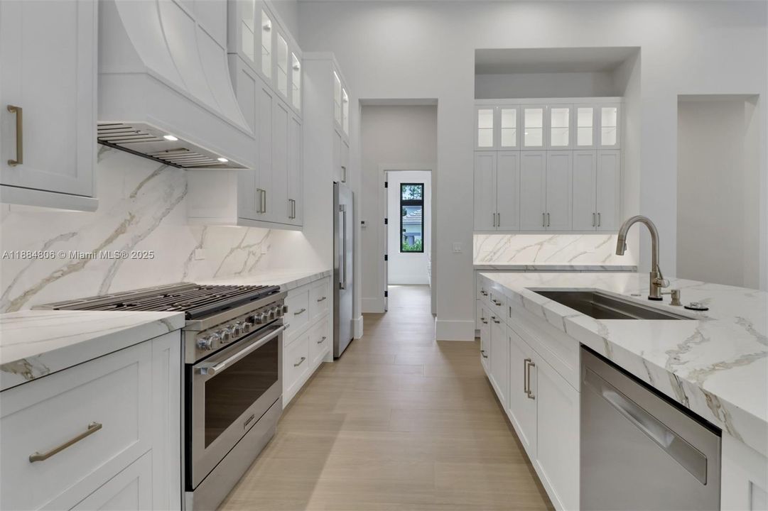 For Sale: $3,850,000 (6 beds, 5 baths, 5020 Square Feet)