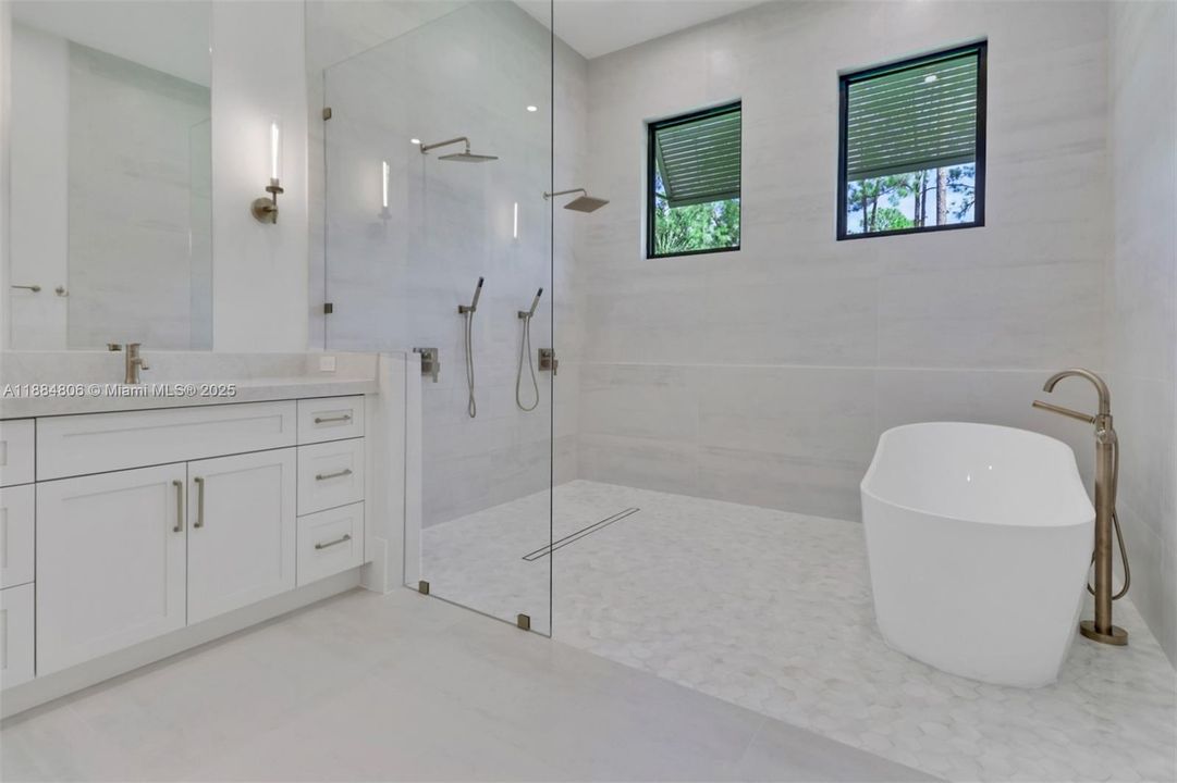 For Sale: $3,850,000 (6 beds, 5 baths, 5020 Square Feet)