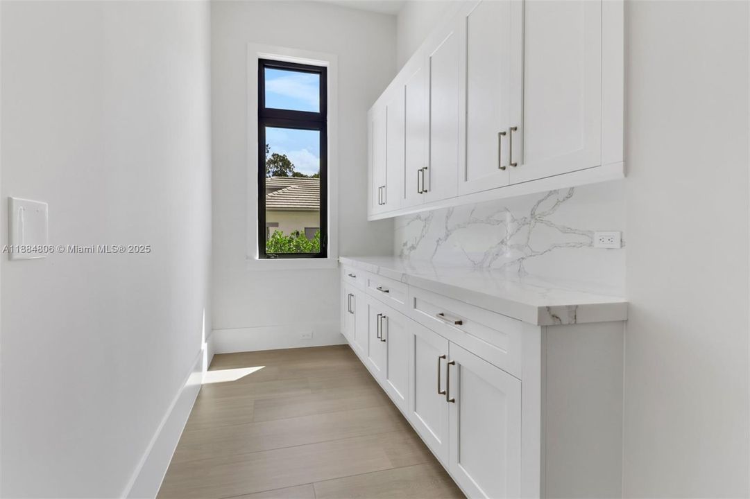 For Sale: $3,850,000 (6 beds, 5 baths, 5020 Square Feet)