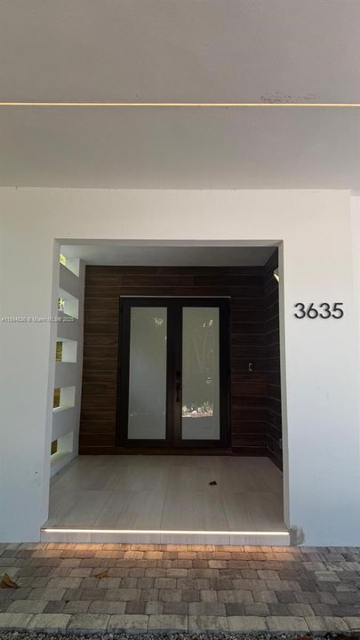 Active With Contract: $2,195,000 (4 beds, 4 baths, 3200 Square Feet)