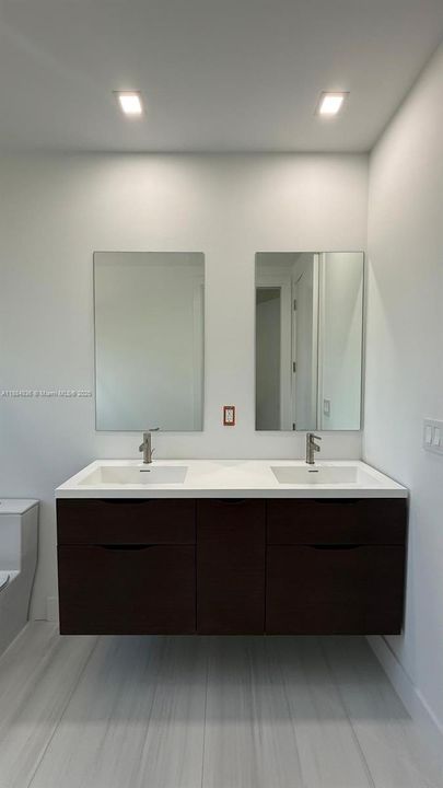 Active With Contract: $2,195,000 (4 beds, 4 baths, 3200 Square Feet)