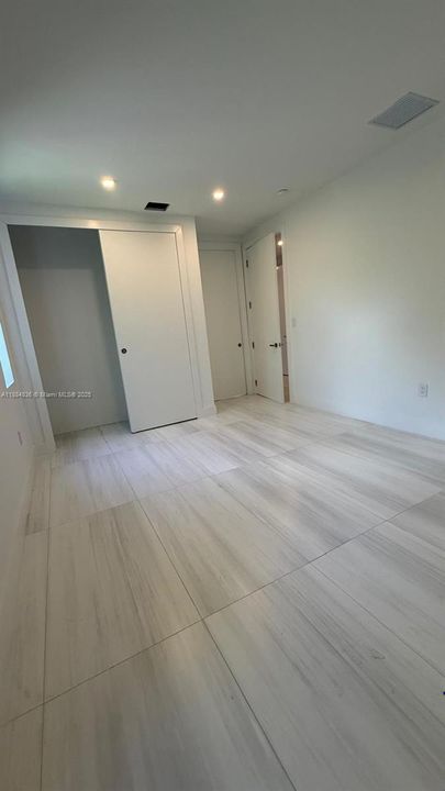 Active With Contract: $2,195,000 (4 beds, 4 baths, 3200 Square Feet)