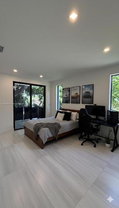 Active With Contract: $2,195,000 (4 beds, 4 baths, 3200 Square Feet)