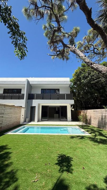 Active With Contract: $2,195,000 (4 beds, 4 baths, 3200 Square Feet)