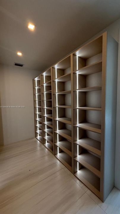 Active With Contract: $2,195,000 (4 beds, 4 baths, 3200 Square Feet)