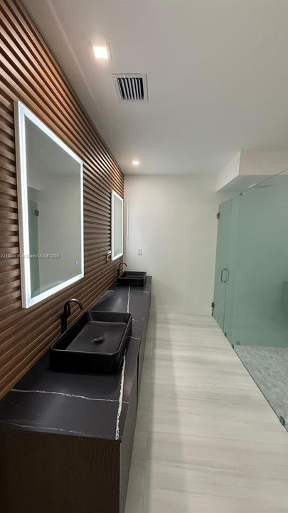 Active With Contract: $2,195,000 (4 beds, 4 baths, 3200 Square Feet)