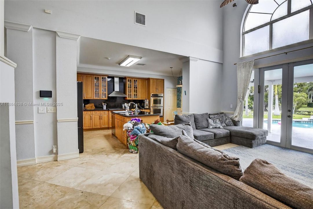 Active With Contract: $795,000 (4 beds, 2 baths, 2197 Square Feet)