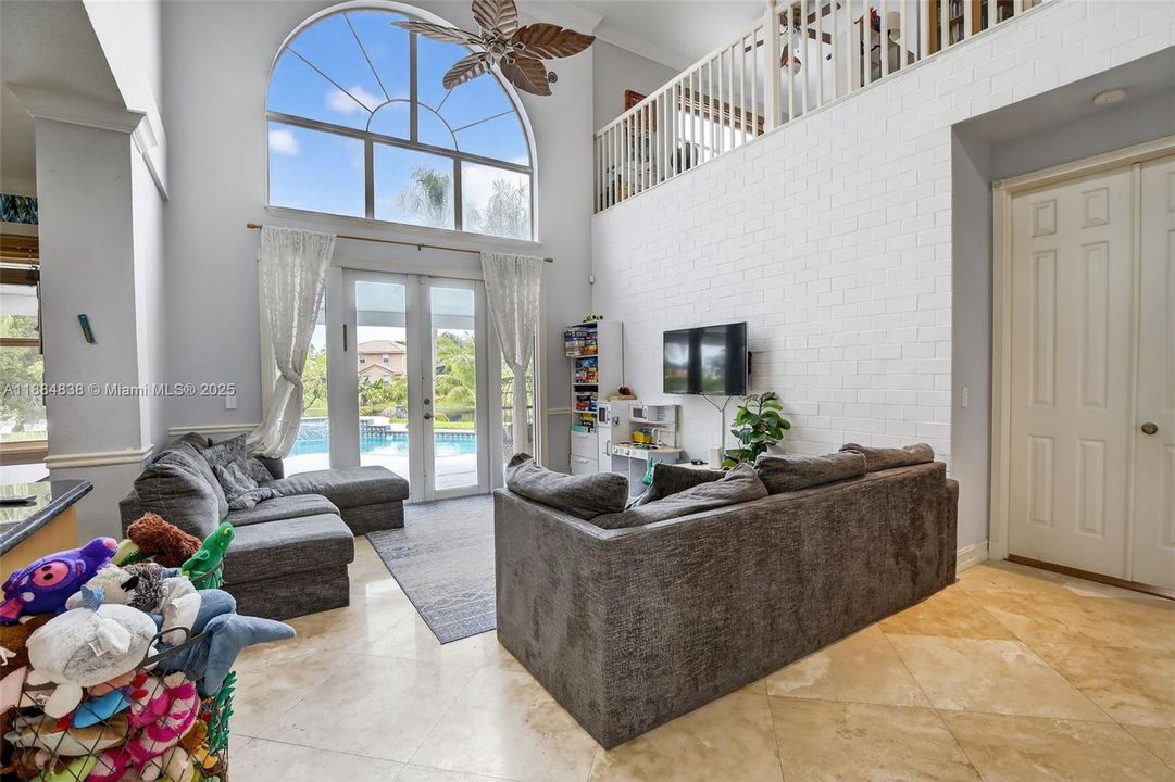 Active With Contract: $795,000 (4 beds, 2 baths, 2197 Square Feet)