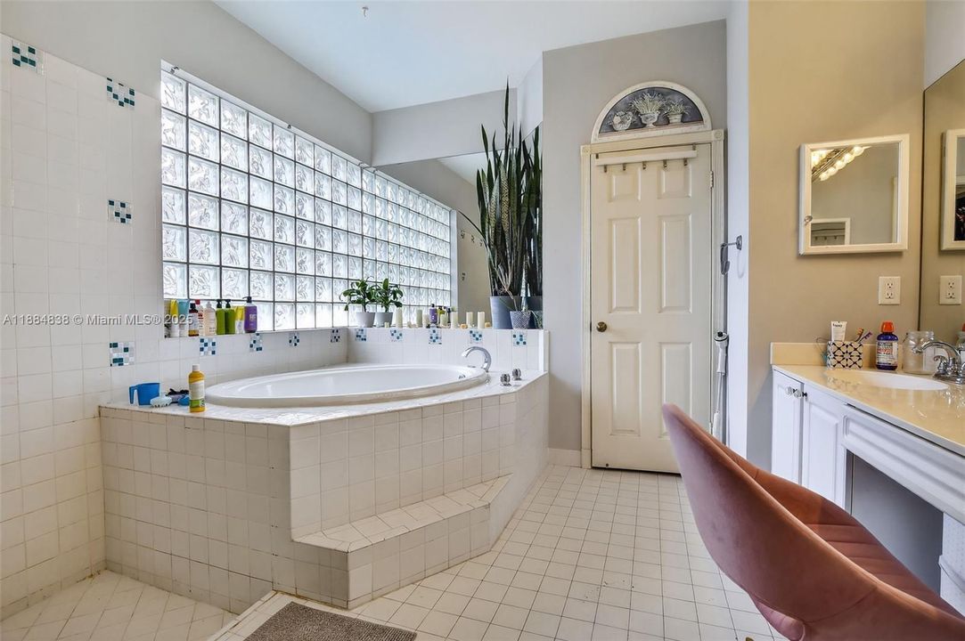 Active With Contract: $795,000 (4 beds, 2 baths, 2197 Square Feet)