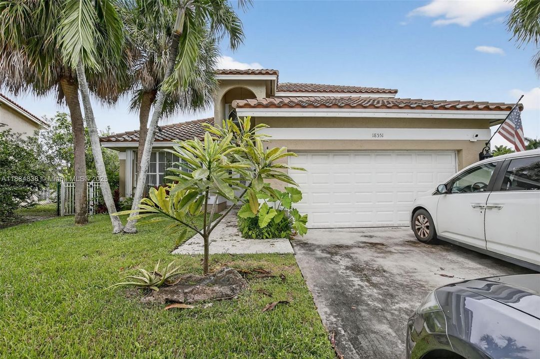Active With Contract: $795,000 (4 beds, 2 baths, 2197 Square Feet)