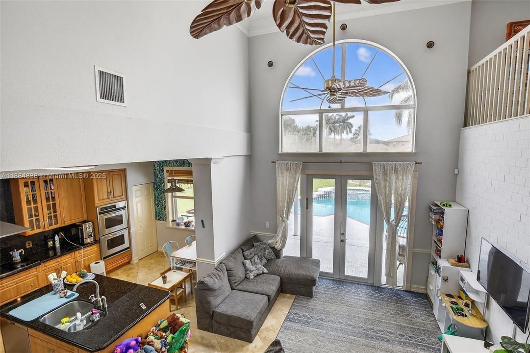 Active With Contract: $795,000 (4 beds, 2 baths, 2197 Square Feet)
