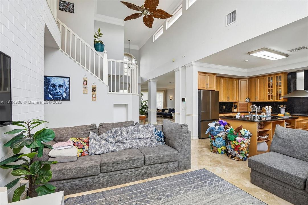 Active With Contract: $795,000 (4 beds, 2 baths, 2197 Square Feet)