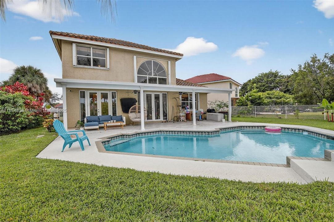 Active With Contract: $795,000 (4 beds, 2 baths, 2197 Square Feet)