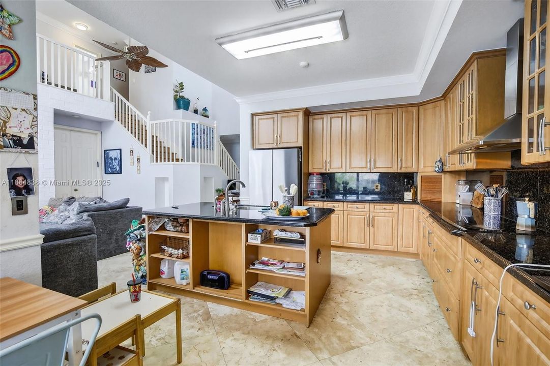 Active With Contract: $795,000 (4 beds, 2 baths, 2197 Square Feet)