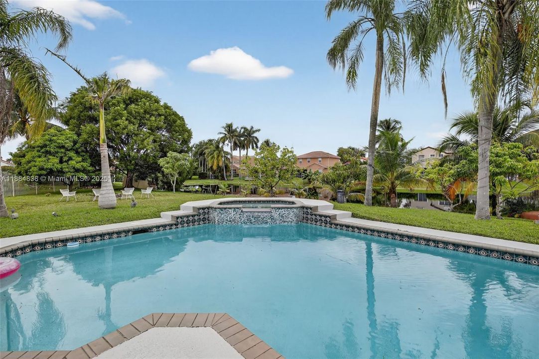 Active With Contract: $795,000 (4 beds, 2 baths, 2197 Square Feet)