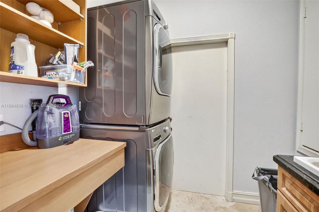 Active With Contract: $795,000 (4 beds, 2 baths, 2197 Square Feet)