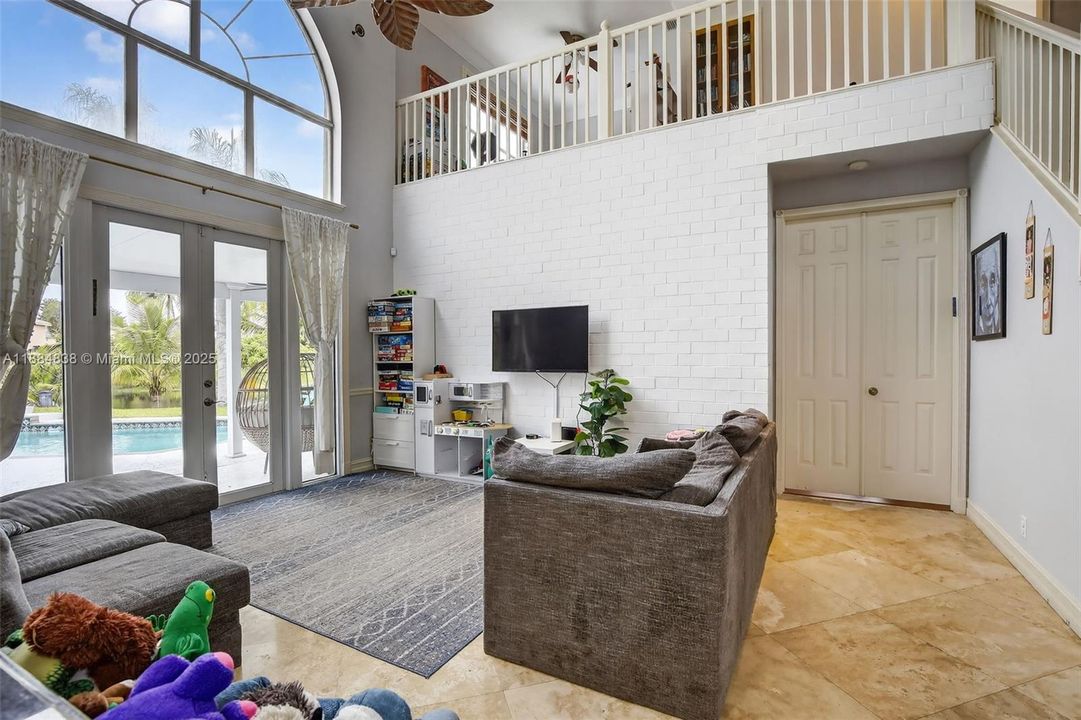 Active With Contract: $795,000 (4 beds, 2 baths, 2197 Square Feet)