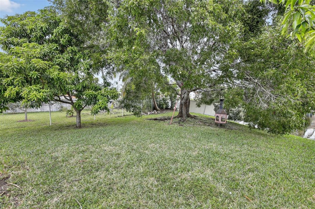 Active With Contract: $795,000 (4 beds, 2 baths, 2197 Square Feet)