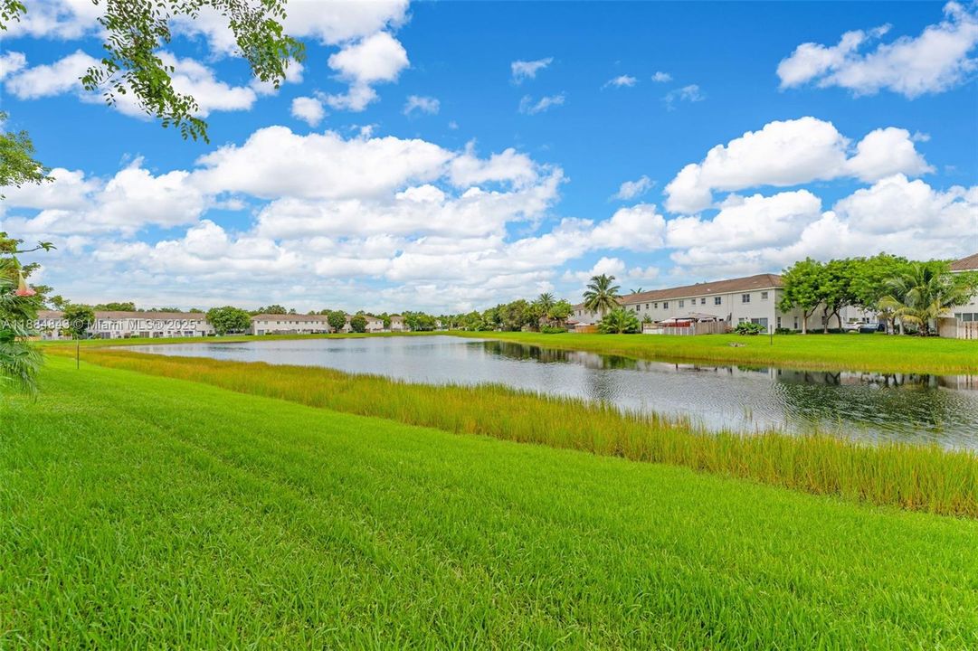 En Venta: $315,000 (3 camas, 2 baños, 1518 Pies cuadrados)