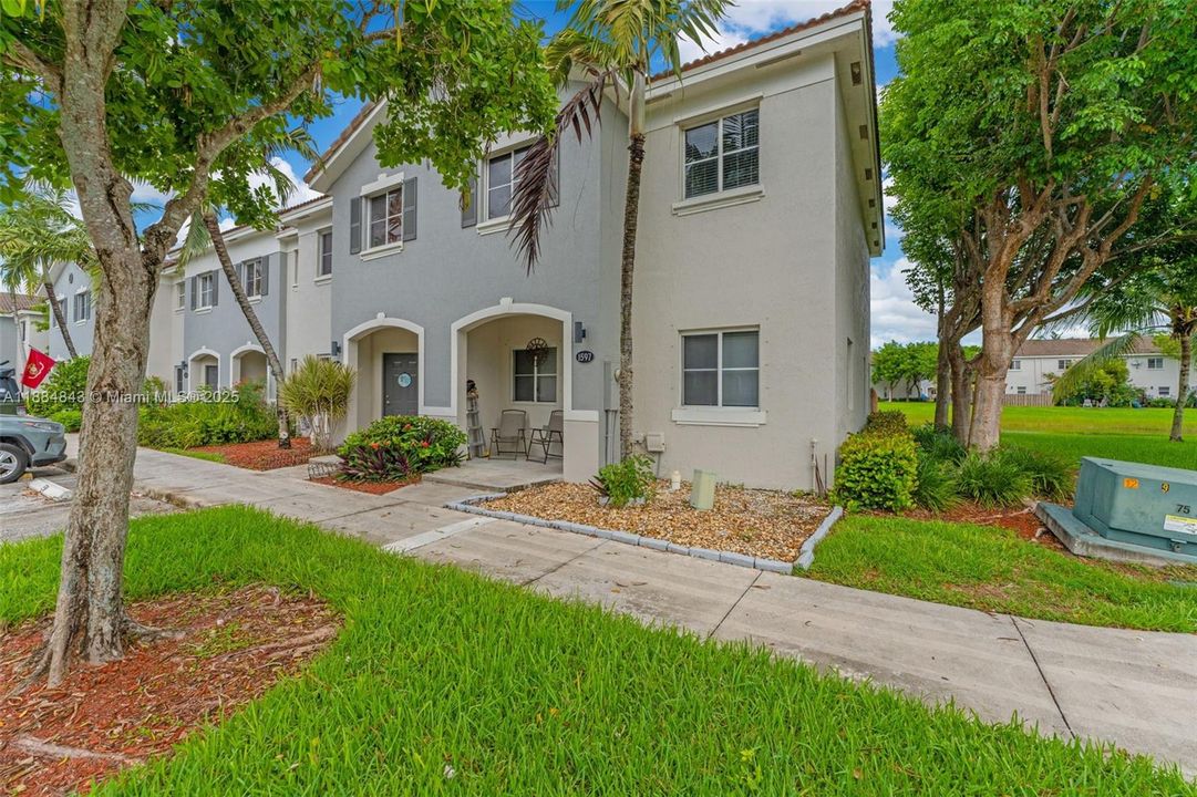 En Venta: $315,000 (3 camas, 2 baños, 1518 Pies cuadrados)