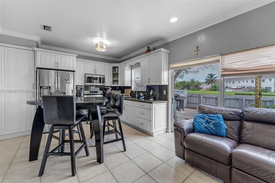 En Venta: $315,000 (3 camas, 2 baños, 1518 Pies cuadrados)