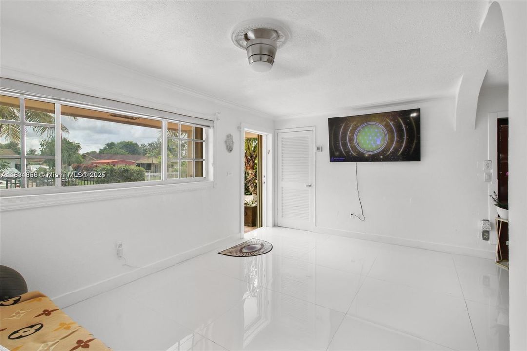 For Sale: $530,000 (4 beds, 2 baths, 1610 Square Feet)