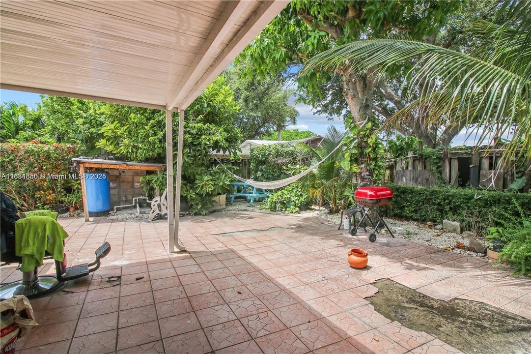 For Sale: $530,000 (4 beds, 2 baths, 1610 Square Feet)