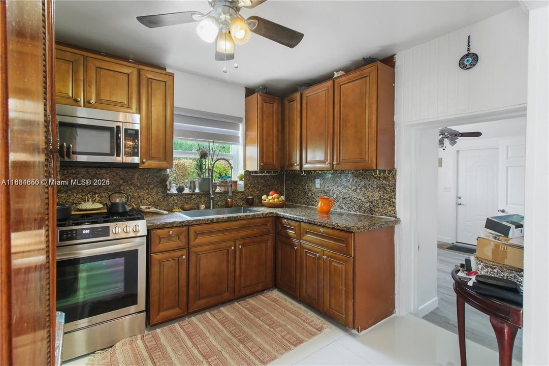 For Sale: $530,000 (4 beds, 2 baths, 1610 Square Feet)