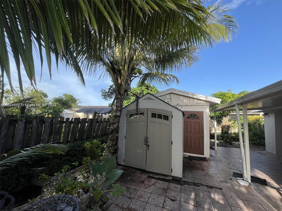 For Sale: $530,000 (4 beds, 2 baths, 1610 Square Feet)