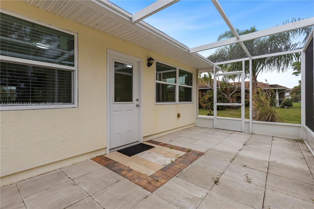 最近售出: $349,990 (3 贝兹, 2 浴室, 1591 平方英尺)