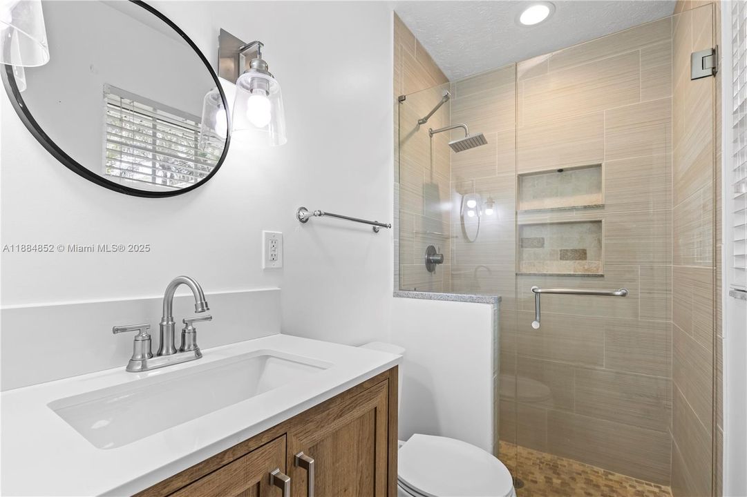 最近售出: $349,990 (3 贝兹, 2 浴室, 1591 平方英尺)