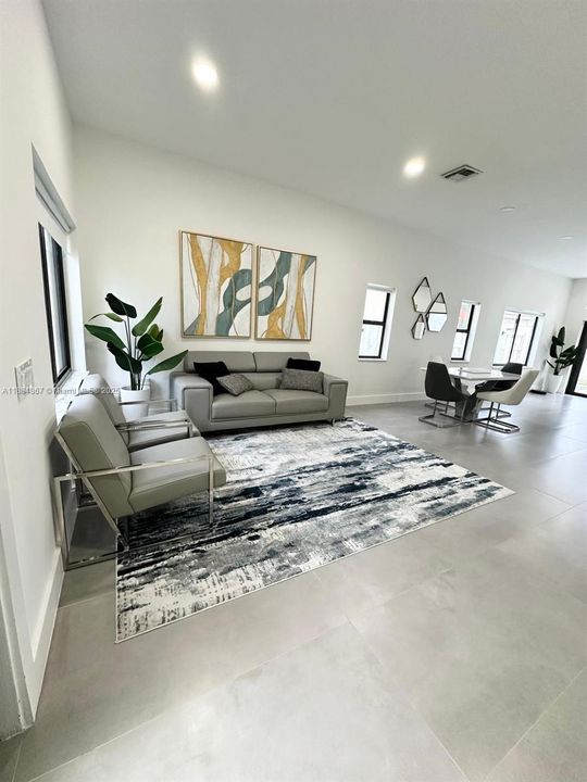 Под контрактом: $735,000 (3 спален, 2 ванн, 1556 Квадратных фут)