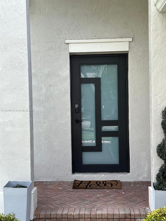 Под контрактом: $735,000 (3 спален, 2 ванн, 1556 Квадратных фут)