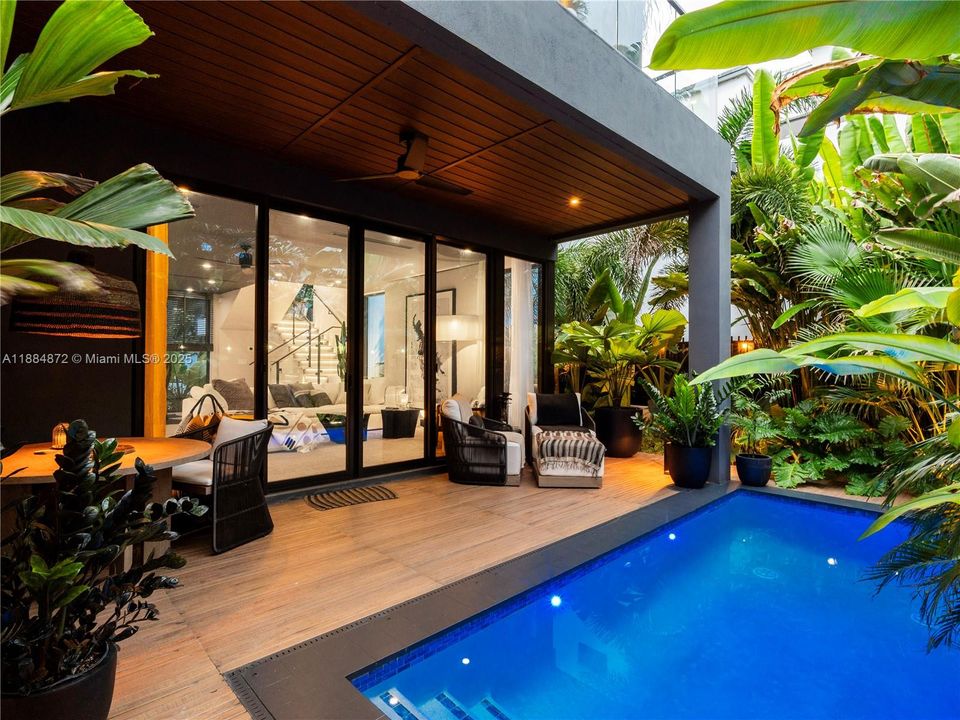 Active With Contract: $2,850,000 (4 beds, 4 baths, 2665 Square Feet)