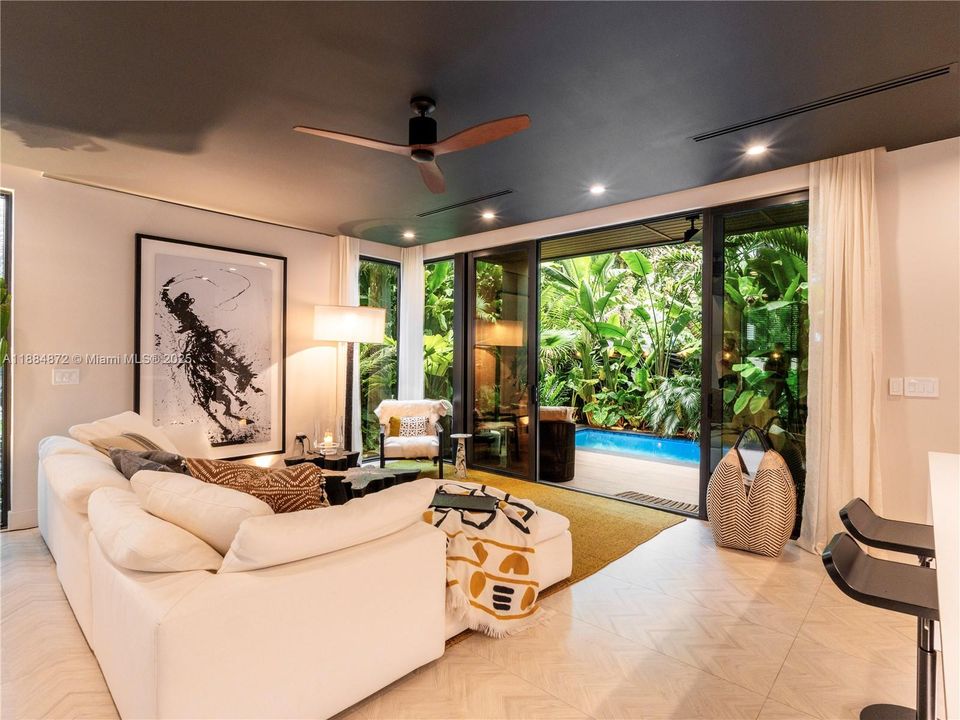 Active With Contract: $2,850,000 (4 beds, 4 baths, 2665 Square Feet)