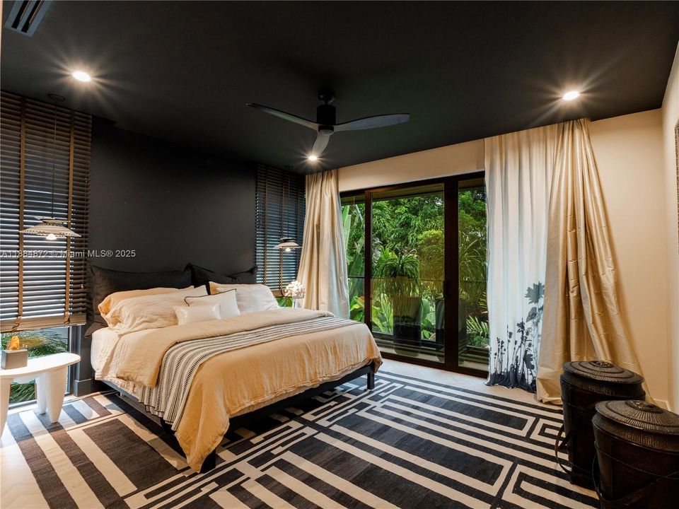 Active With Contract: $2,850,000 (4 beds, 4 baths, 2665 Square Feet)