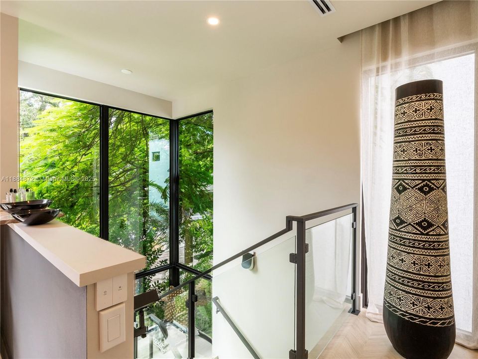 Active With Contract: $2,850,000 (4 beds, 4 baths, 2665 Square Feet)