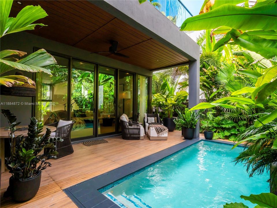 Active With Contract: $2,850,000 (4 beds, 4 baths, 2665 Square Feet)