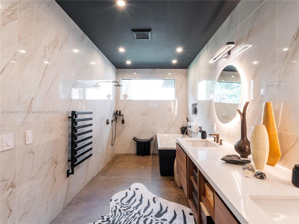 Active With Contract: $2,850,000 (4 beds, 4 baths, 2665 Square Feet)